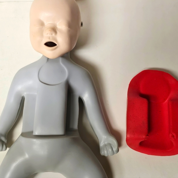 Life/form Basic Buddy Infant Training CPR Manikin - Picture 6 of 6